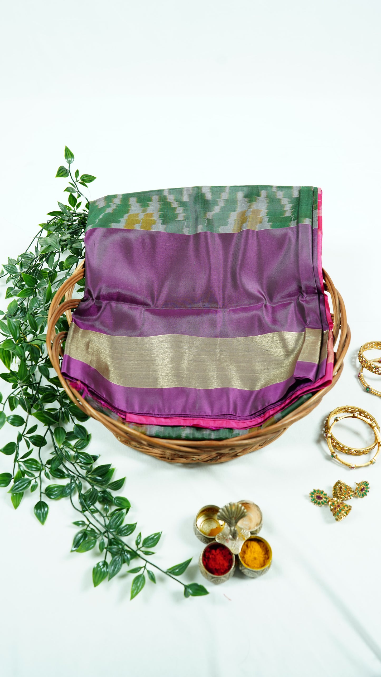 Venkatagiri Sico pattu (Light weight) - Green & Pink