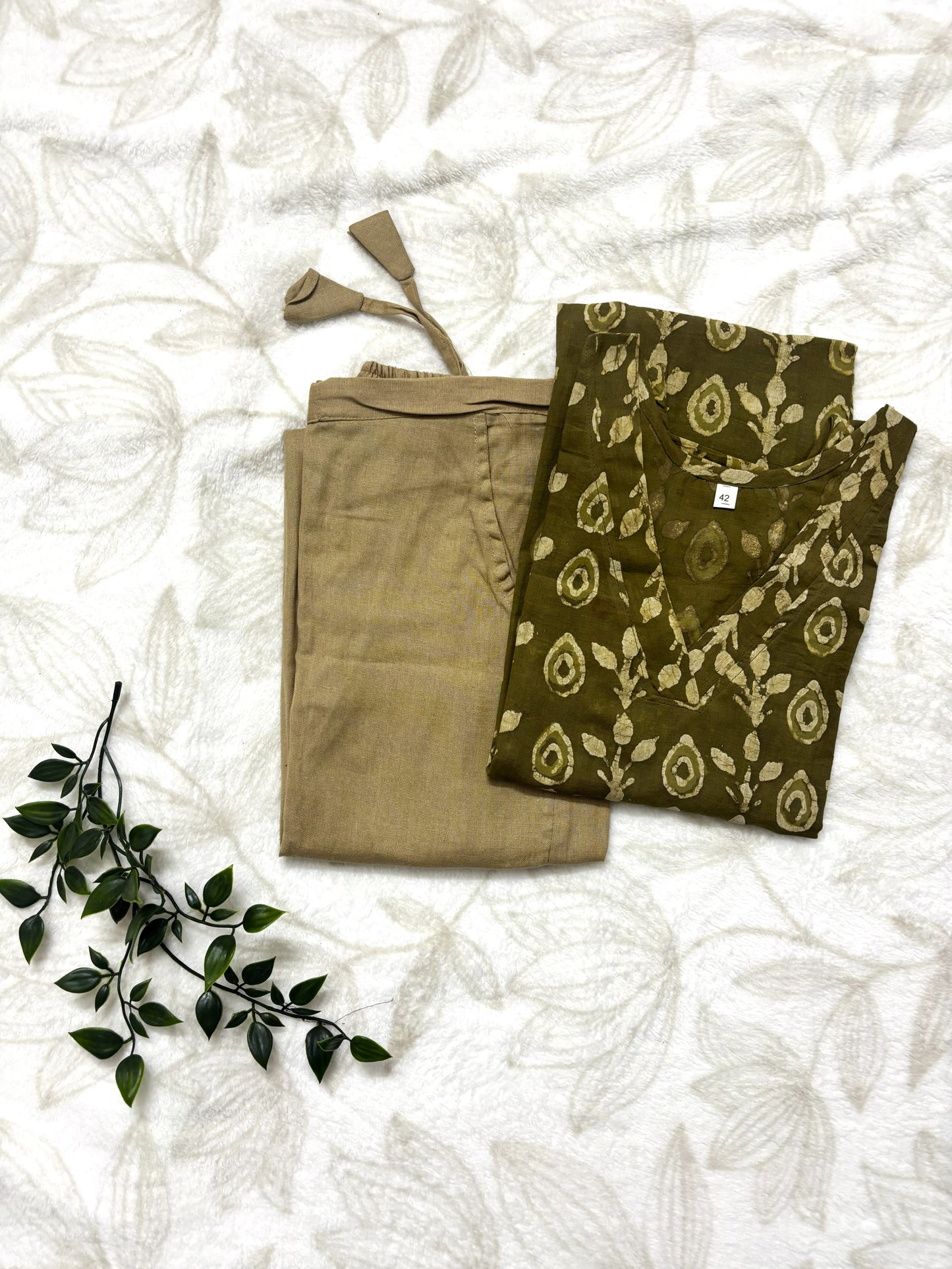 kurti-green-cotton-sleeveless-mehendi