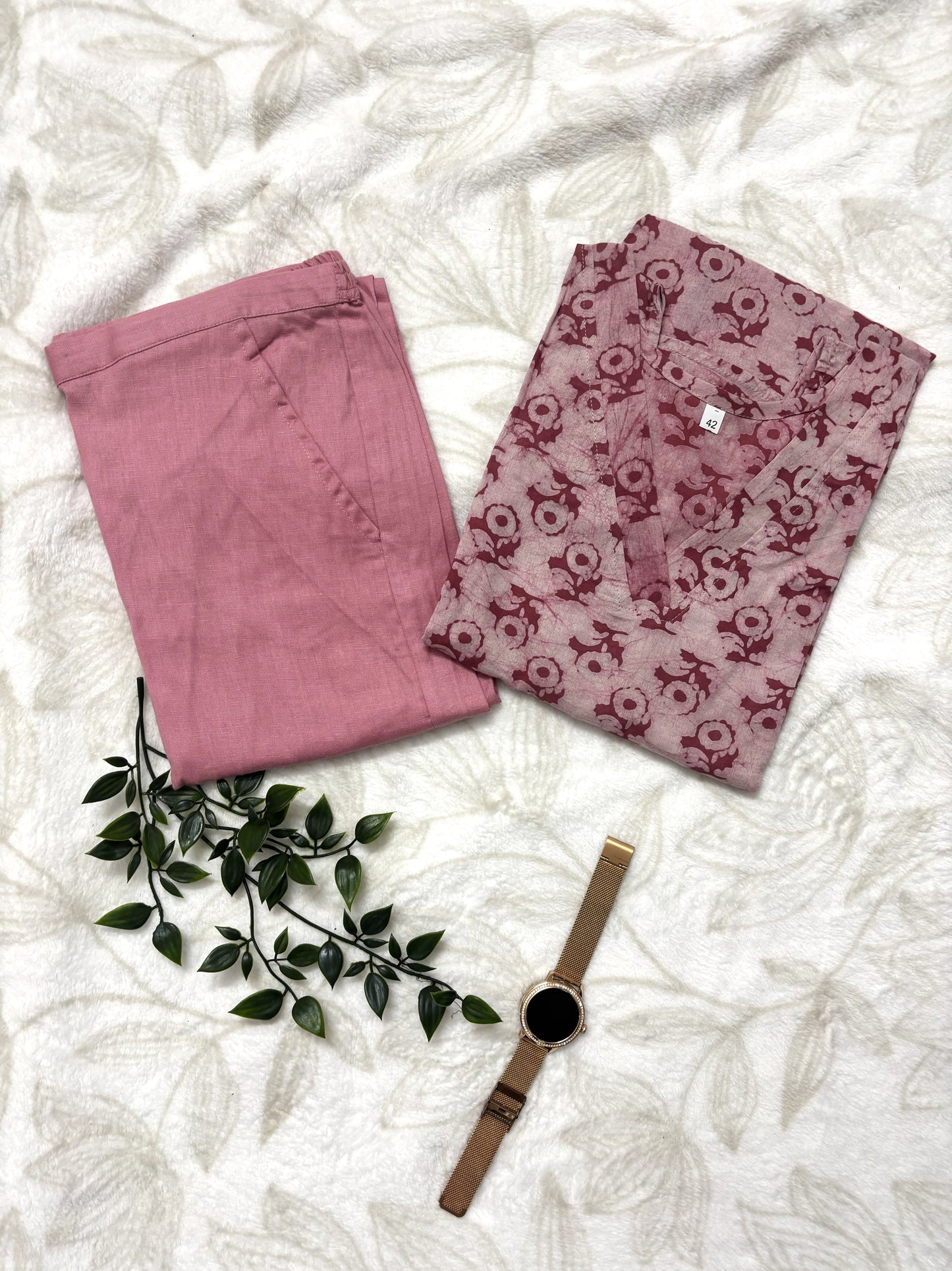 Onion Pink Kurti Set (with Sleeves enclosed)