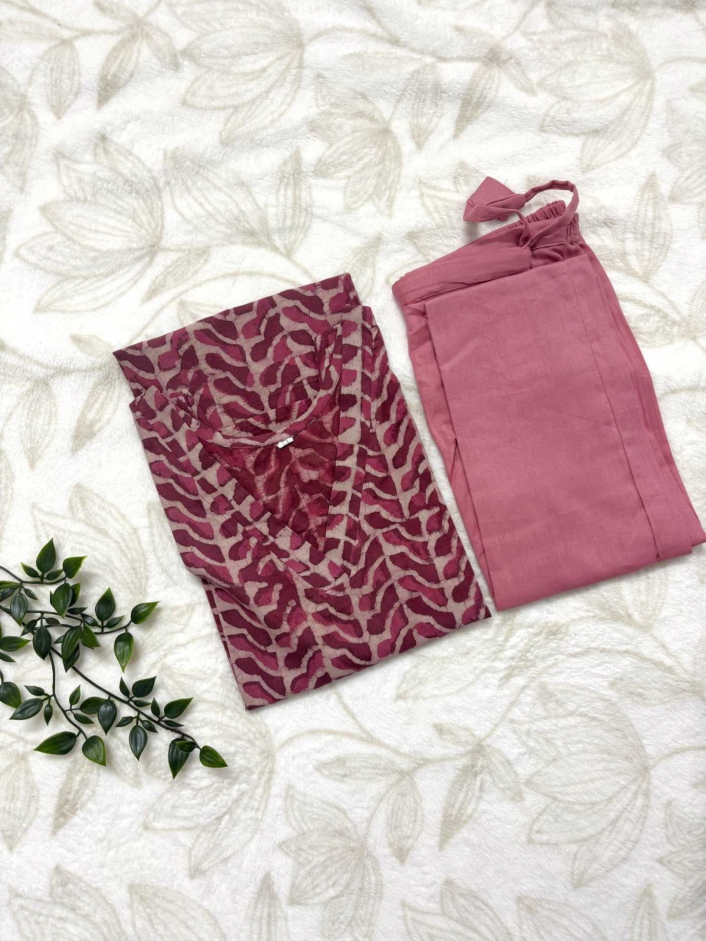 Onion Pink Kurti Set (with Sleeves enclosed)