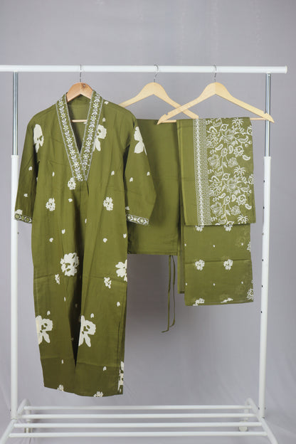 Cotton A-line kurti set with neckline embroidery - Green