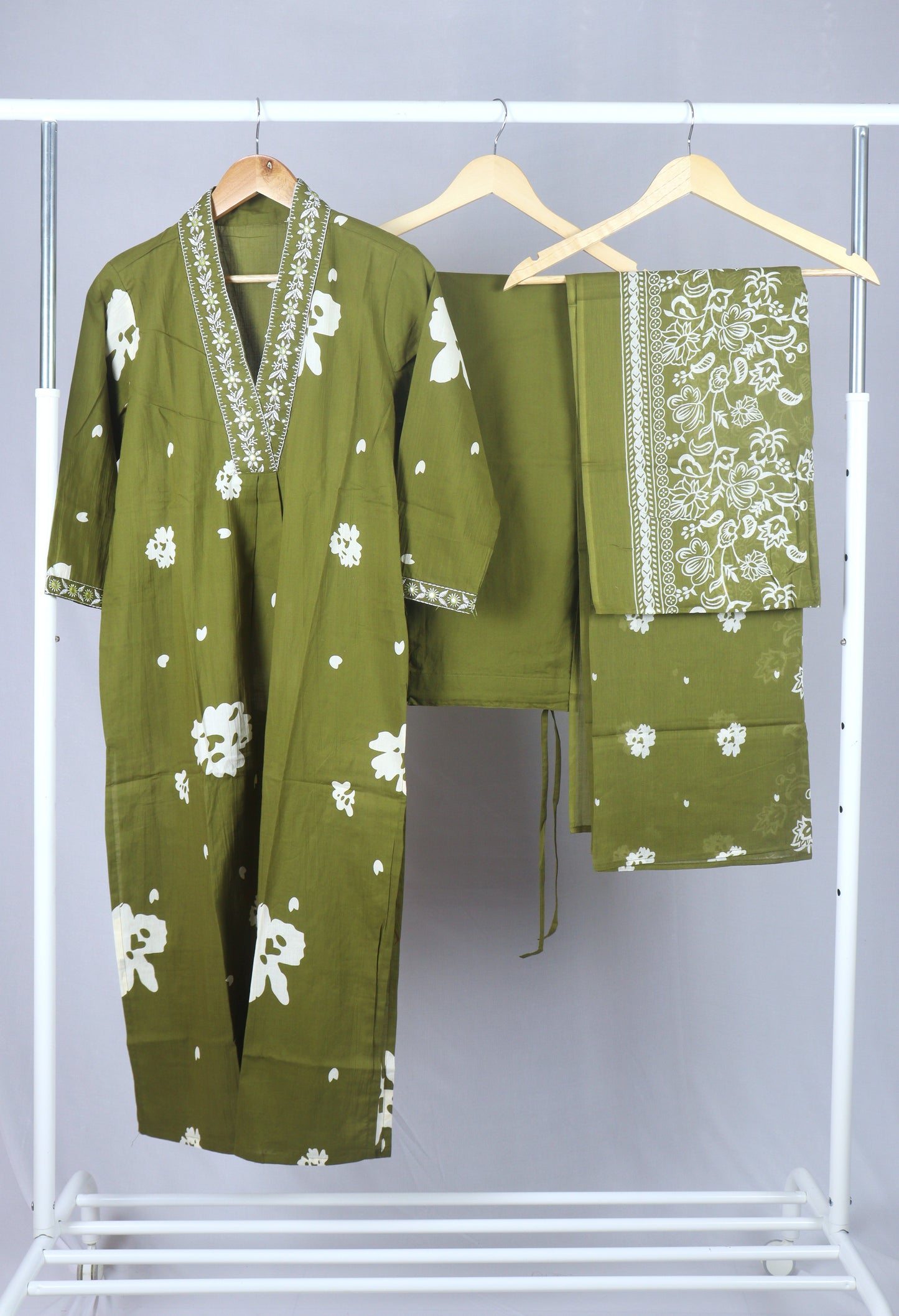 Cotton A-line kurti set with neckline embroidery - Green